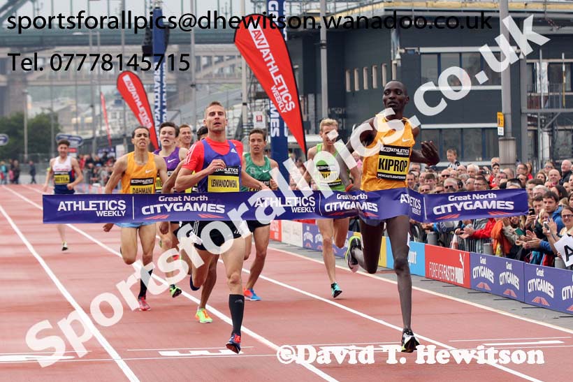 Asbel Kiprop holds off Marcin Lewandowski to win the 1 mile, Great North CityGames. Photo: David T. Hewitson/Sports for All Pics